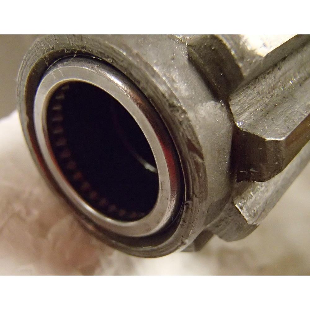 Hydraulic Pump - Rearward Pushing Valve Fits Massey Ferguson 50 205 TO35 65 35