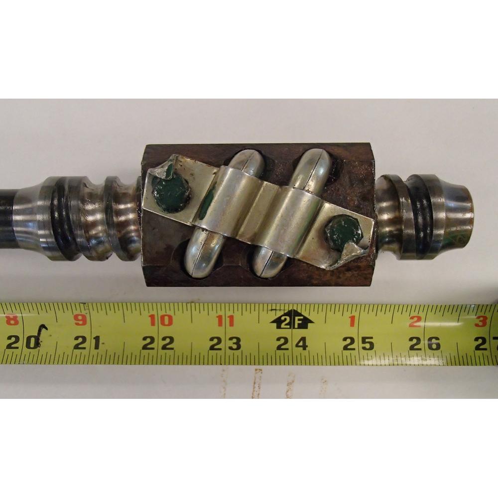 MANUAL STEERING WORM SHAFT Fits Ford TRACTORS 2000, 231, 233, 2600, 3000, 333,