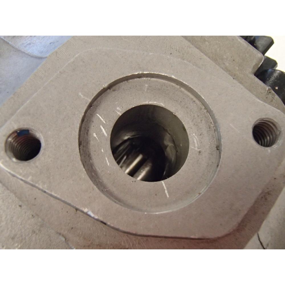 Hydraulic Gear Pump with Dual Power 83936586 D8NN600KB Fits Ford 4600 6600 7600